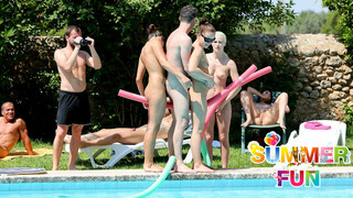 Hardcore threesome by the pool with Chrissy and friends - sex videos online YAY.PORN