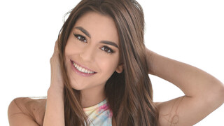 Arielle Faye Satisfies My Itch - sex videos online YAY.PORN