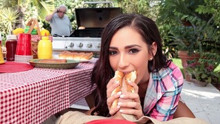 Brunette Bombshell on a Park Bench Blowjob - sex videos online YAY.PORN