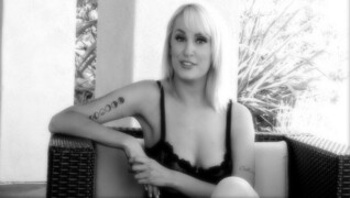 Blonde Maxim Law Gangbang Behind the Scenes BTS - sex videos online YAY.PORN