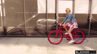 Blonde Babe Ashley Lane Licks Pussy & Deep Throats BBC - sex videos online YAY.PORN