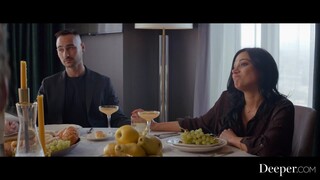 Big Tits Mona Azar Takes a Facial in Hot Foursome Scene - sex videos online YAY.PORN