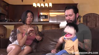 Honey Gold Gives a Hot Handjob to Her Fake Niece - sex videos online YAY.PORN