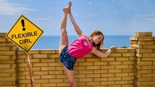 Brunette Babe Nicole Murkovski's Natural Tits Bounce - sex videos online YAY.PORN