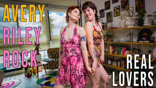 Riley & Avery Rock: Aussie Lesbian Fun - sex videos online YAY.PORN