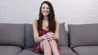 Liz Tries Out - sex videos online YAY.PORN