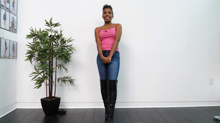 Mikka Gives a Blowjob - sex videos online YAY.PORN