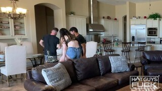 Athletic Emma Barnes and Jack Phoenix in a Sizzling Session! - sex videos online YAY.PORN