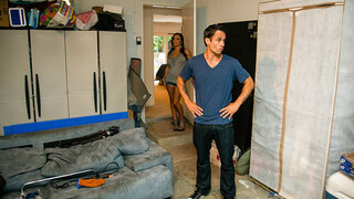 Jenna Presley Gives Moving Guy a Tattooed Temptress Treat - sex videos online YAY.PORN